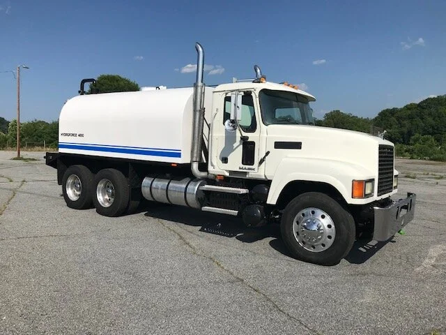 4000 Gallon HydroForce on Mack Chassis