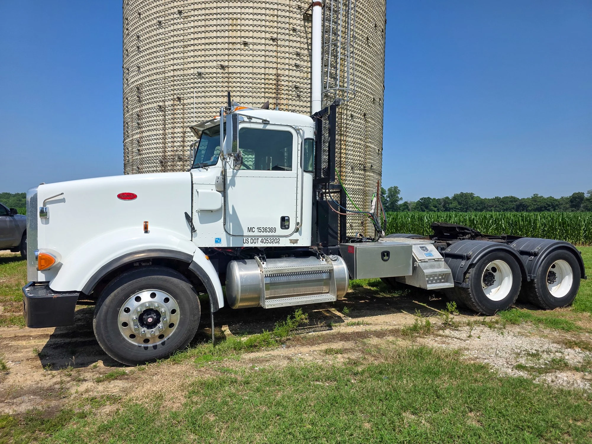 2014 Peterbilt 367  (1).jpg