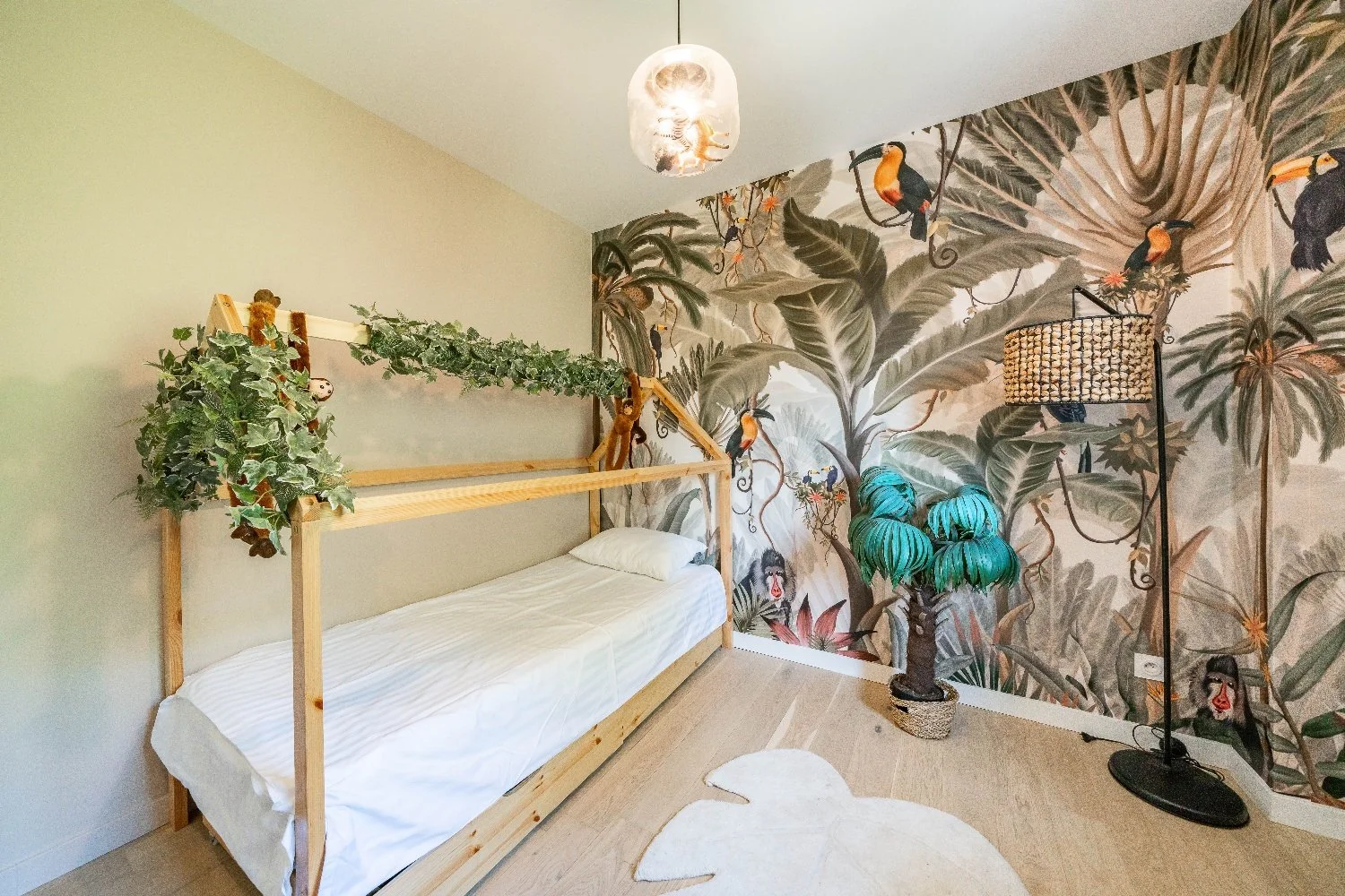 Peinture décorative et papier peint Cannes – Projet Theo Issa