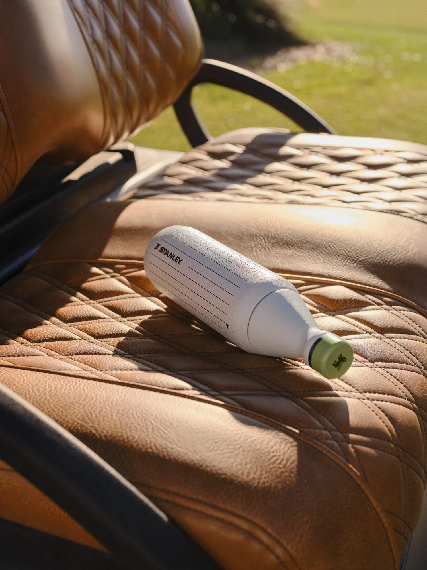 Large_JPG-H126-OMNI-NellyKorda-AllDaySlimBottle-1371.jpg