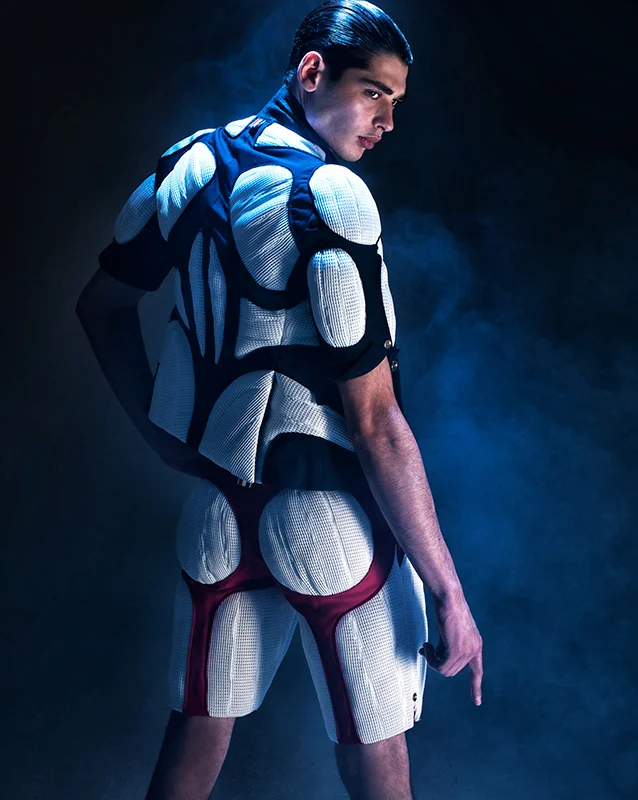 AMAZING_MAGAZINE_BLUELIGHT_MARCH_2015_010.jpg
