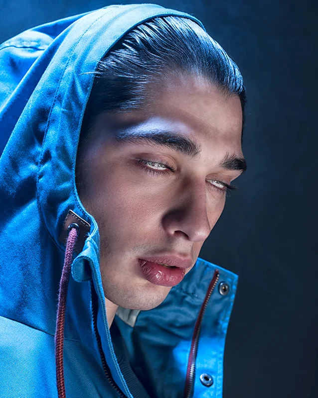 AMAZING_MAGAZINE_BLUELIGHT_MARCH_2015_003.jpg