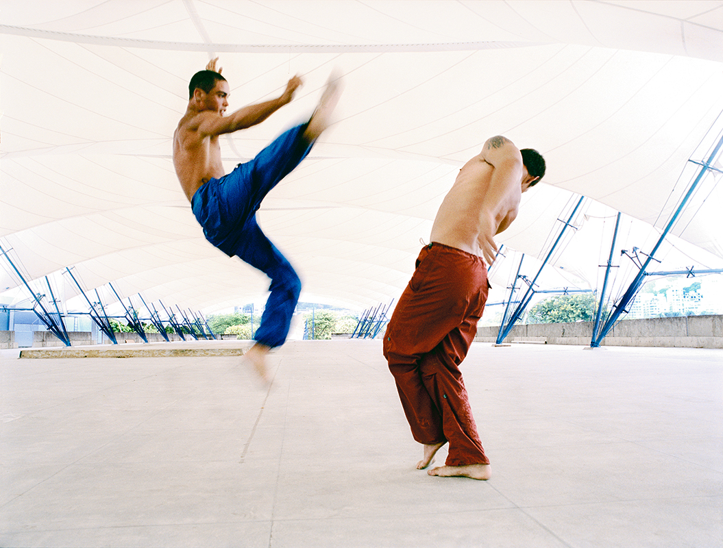 OUT_MAGAZINE_BRAZIL_SPORTS_JAN_2003_004.jpg