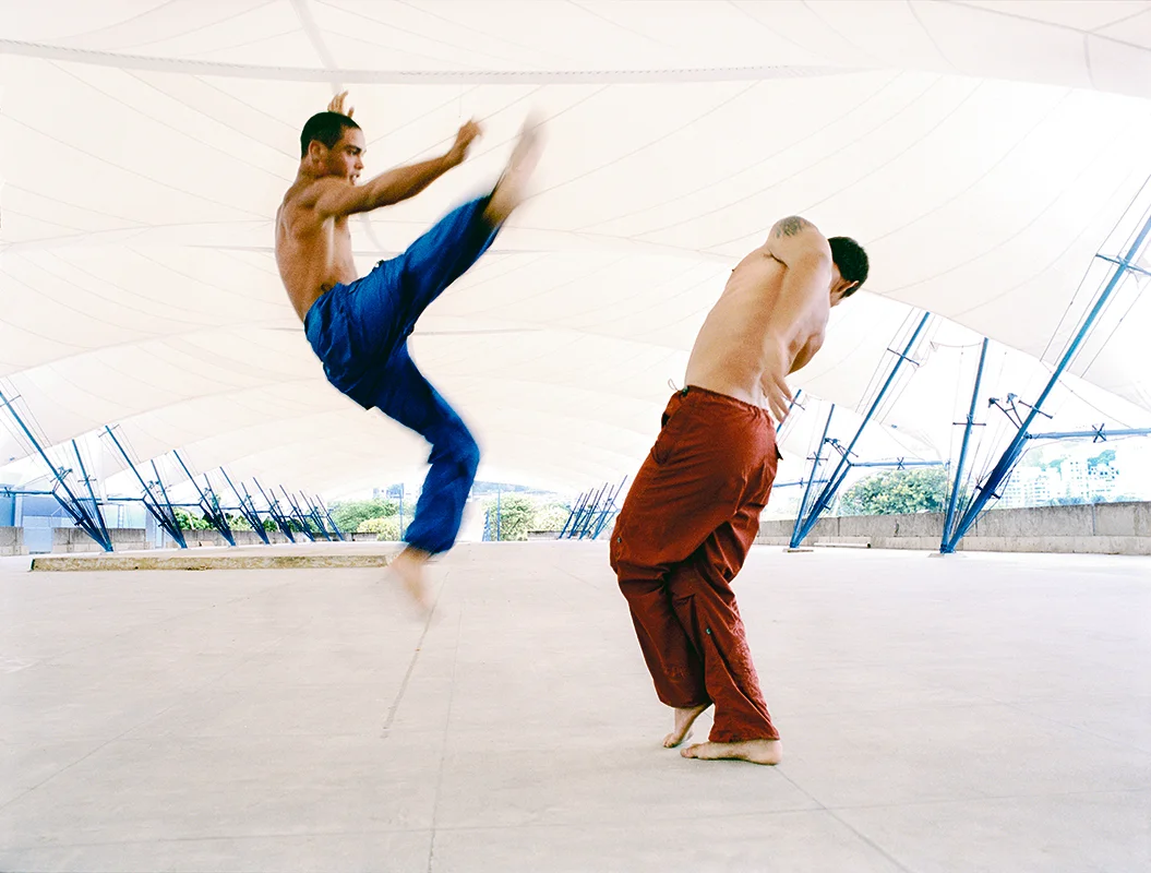 OUT_MAGAZINE_BRAZIL_SPORTS_JAN_2003_004.jpg