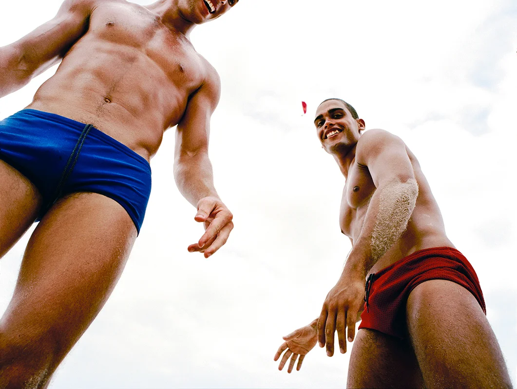 OUT_MAGAZINE_BRAZIL_SPORTS_JAN_2003_010.jpg