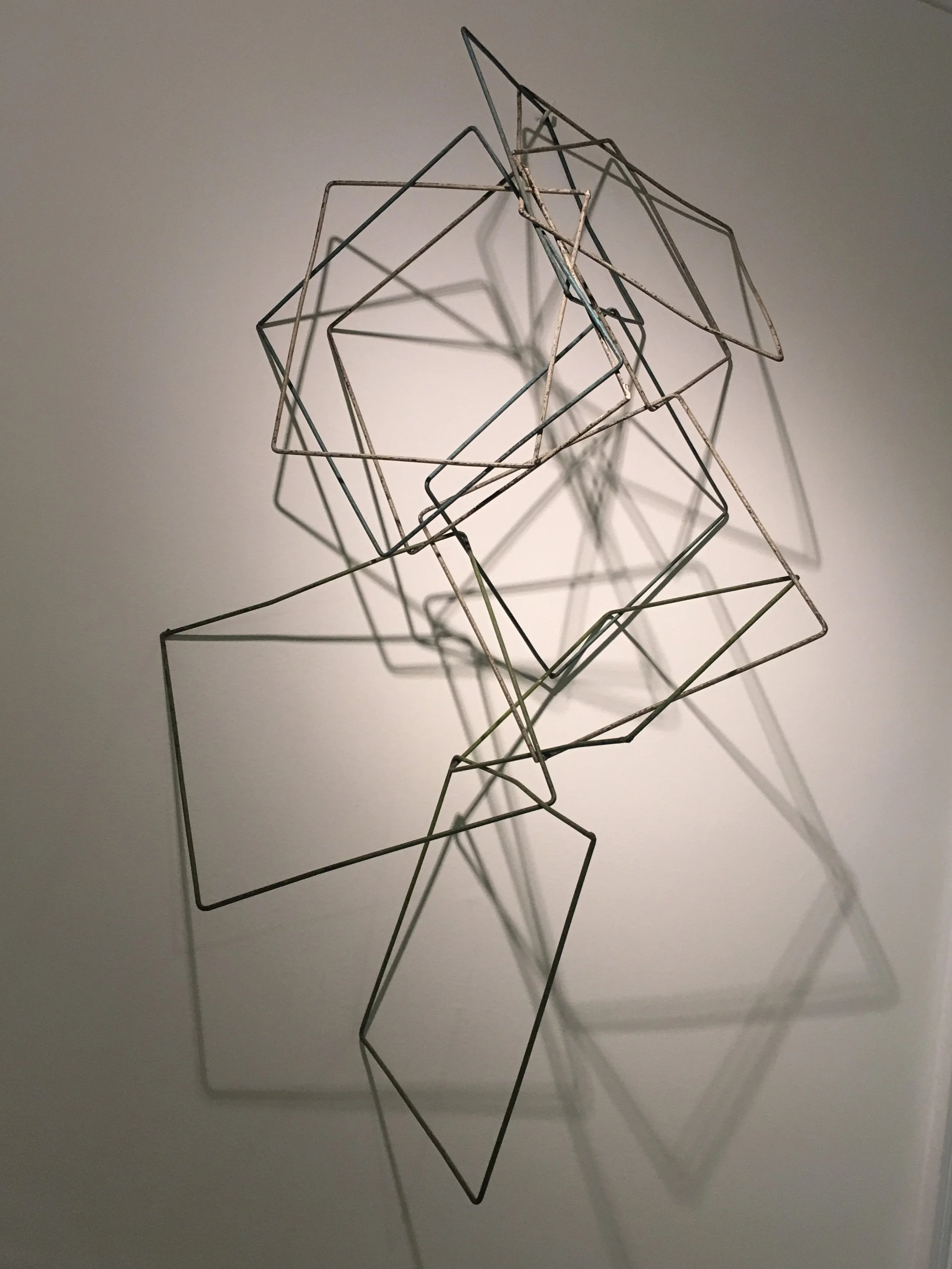 Legeskulptur. Bemalet jern. 1966. Privateje.