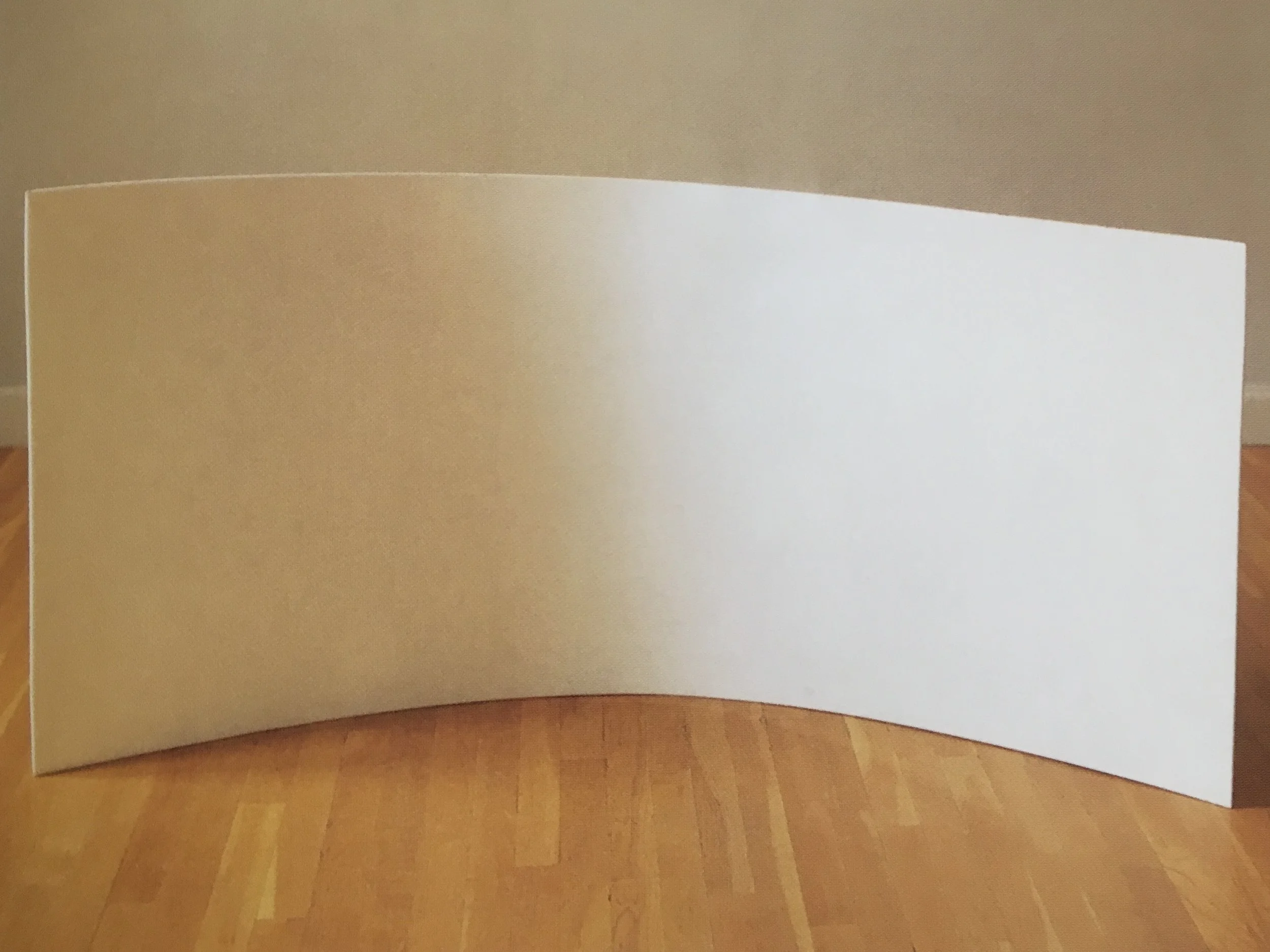 Bue. Hvid akryl. 77 x154 cm. Tilhører Vestsjællands Kunstmuseum. 1967.