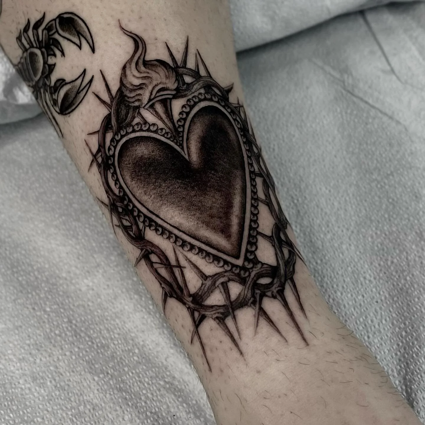 Things I love to make 🎭 @redemptiontattoo 
&bull;
&bull;
&bull;
&bull;
&bull;
&bull;
&bull;
&bull;
&bull;
&bull;
&bull;
&bull;
#tattoo #blackandgreytattoo #finelinetattoos #femaletattooer #singleneedletattoo