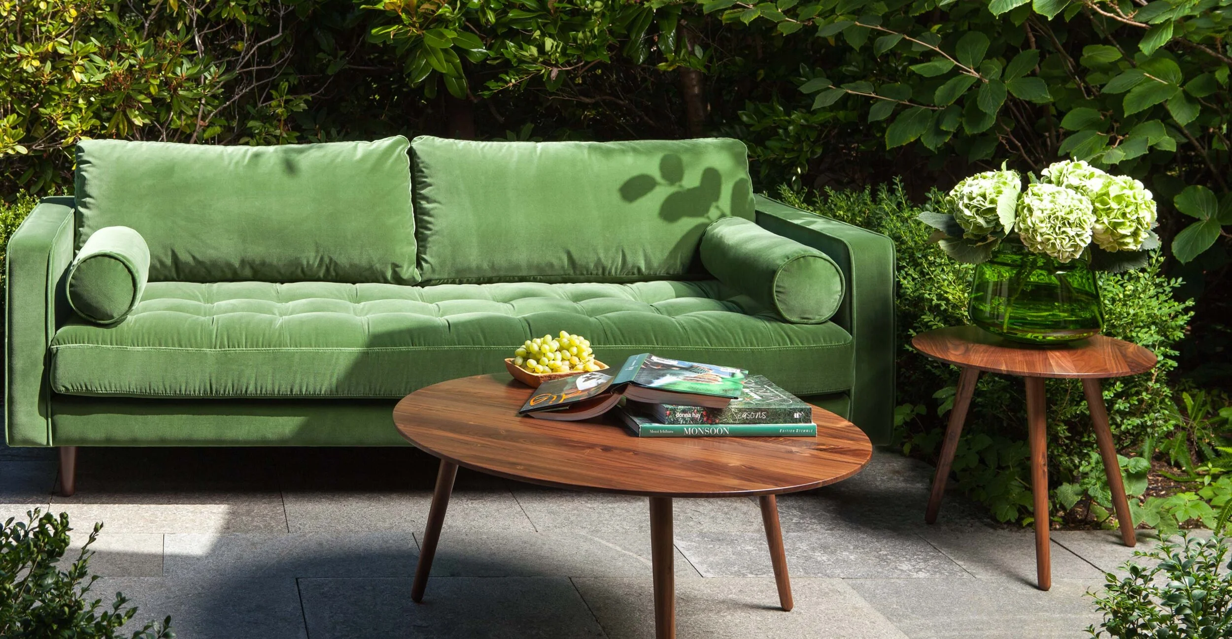 14 ideas to give your home a natural feeling with green sofas — VERENA