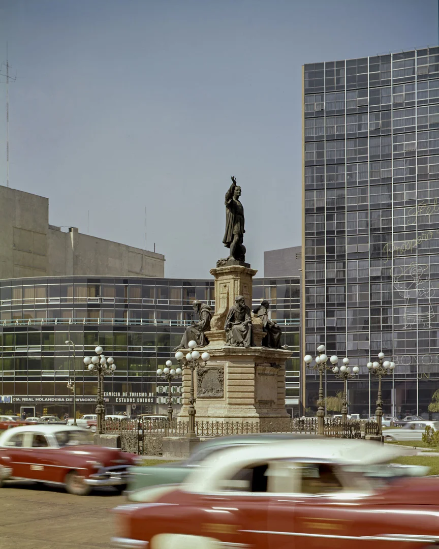 Colombus statue
