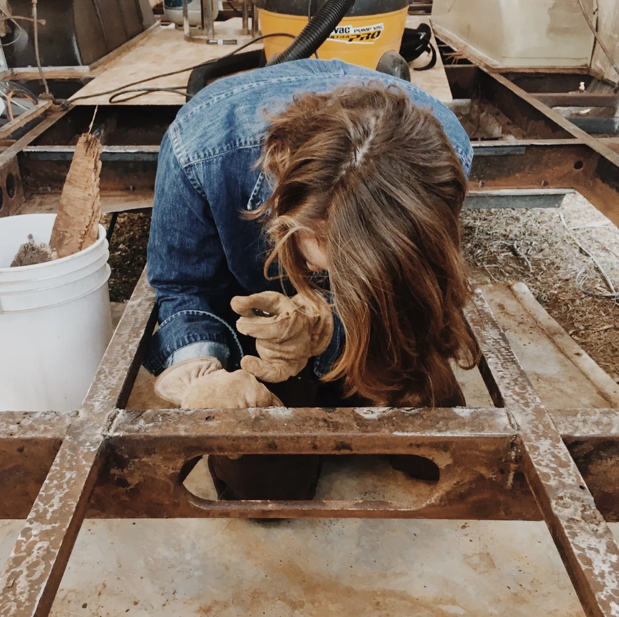 Rust removal on the support beams. January 2017.