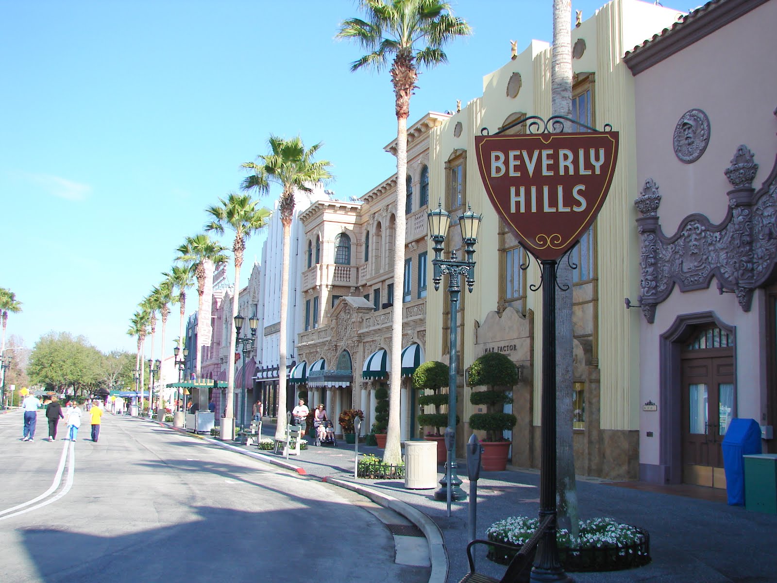 Beverly Hills Schools and Libraries Beverly Hills is served by the Beverly Hills Unified School District . There are four public elementary schools: Hawthorne Elementary, El Rodeo Elementary, Beverly Vista Elementary, and Horace Mann Elementary. There are also three other public schools: Beverly Hills Adult education school, and Moreno High continuation school. Within the Beverly Hills territory there are four private elementary schools: Temple Emanuel Academy Day School, Good Shepherd Catholic School, Harkham Hillel Hebrew Academy, and Page Private. Within one mile surrounding area there are seven public, and six private elementary schools, two K-12, two middle schools, and two high schools. There are also several pre-schools as well. There are two more libraries: Beverly Hills Public Library situated in 444 N. Rexford Drive, and Margaret Herrick Library in 333 South La Cienega Boulevard.