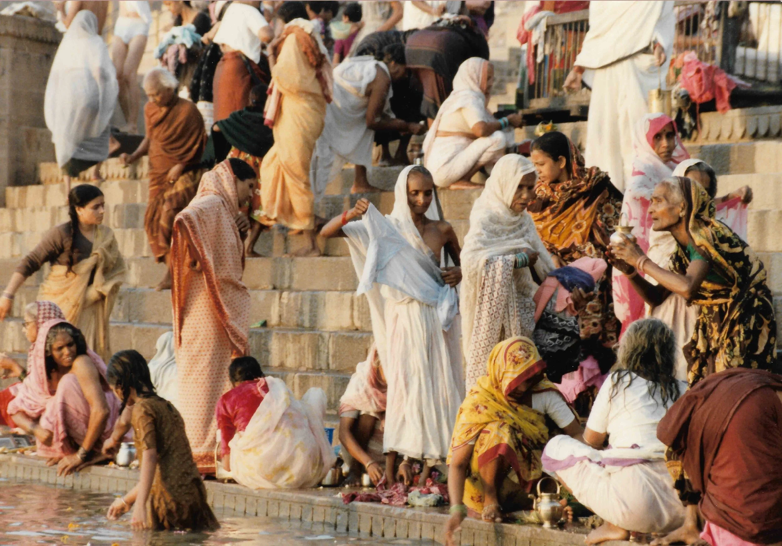 Dawn_Wash&Prayers_Varanasi_India_lr.jpg