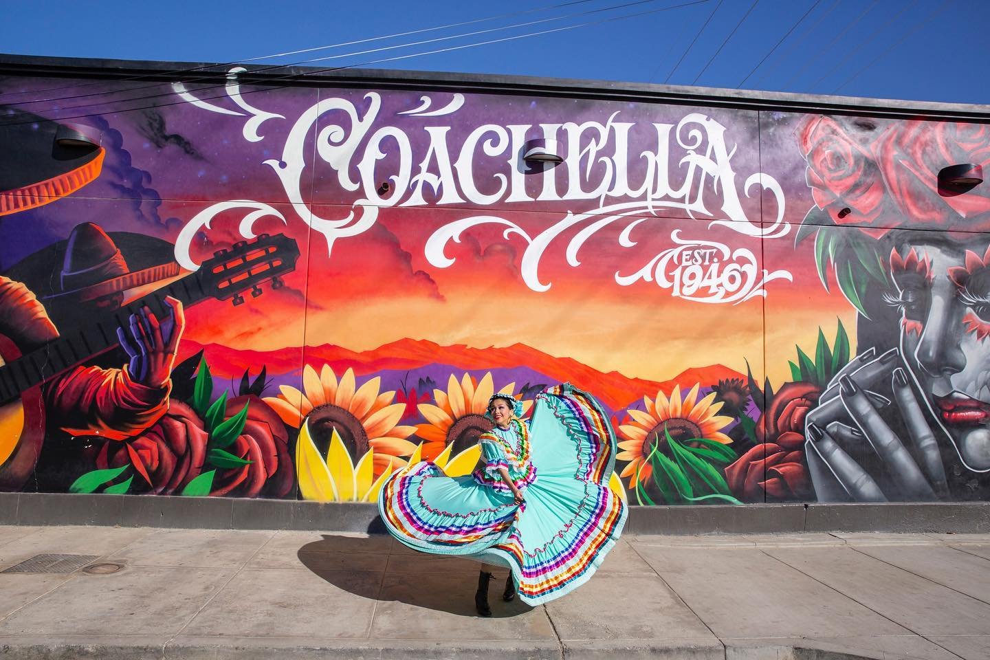 It&rsquo;s Coachella weekend here in the desert 🌵, but it&rsquo;s Coachella every day in the city of Coachella💚 come explore! 📸 for @officialcityofcoachella and @jnsnext 🌴🎶💃🏻🎸🎨☕️ 
#folklorico #coachella #cityofcoachella #coachellaweekend #co