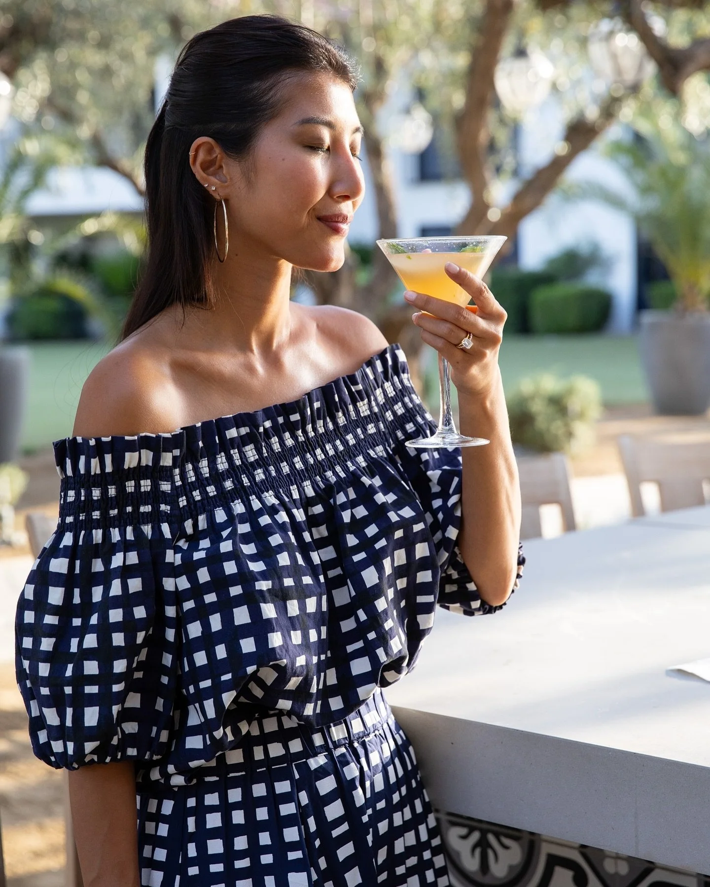 Freshly squeezed 🍸🍋🌴 
Happy hour with friends at @tbmiramonteresort 
📸 for @visitgreaterps 

Styling: @neilcohenstyle 
HMU: @jennnspaghette 

with @kittywan @paolaarosario @itsdemetrius @michaeldglauser 

#freshlysqueezed #cocktails #tommybahamam