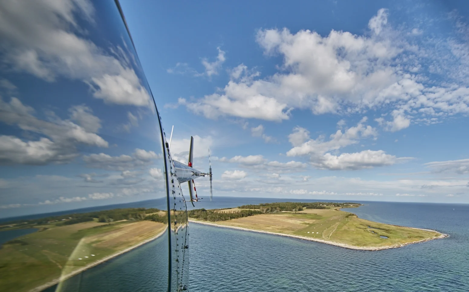 Flyv selv til Vejrø resort.jpg