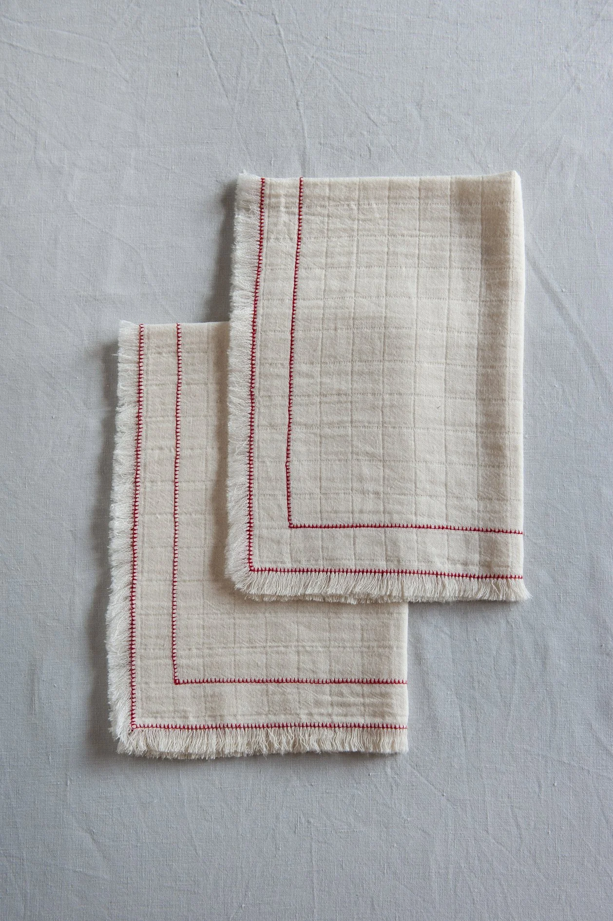 AW25_7_set 2 natural placemats with 2 blanket stitch frame red_product .jpg