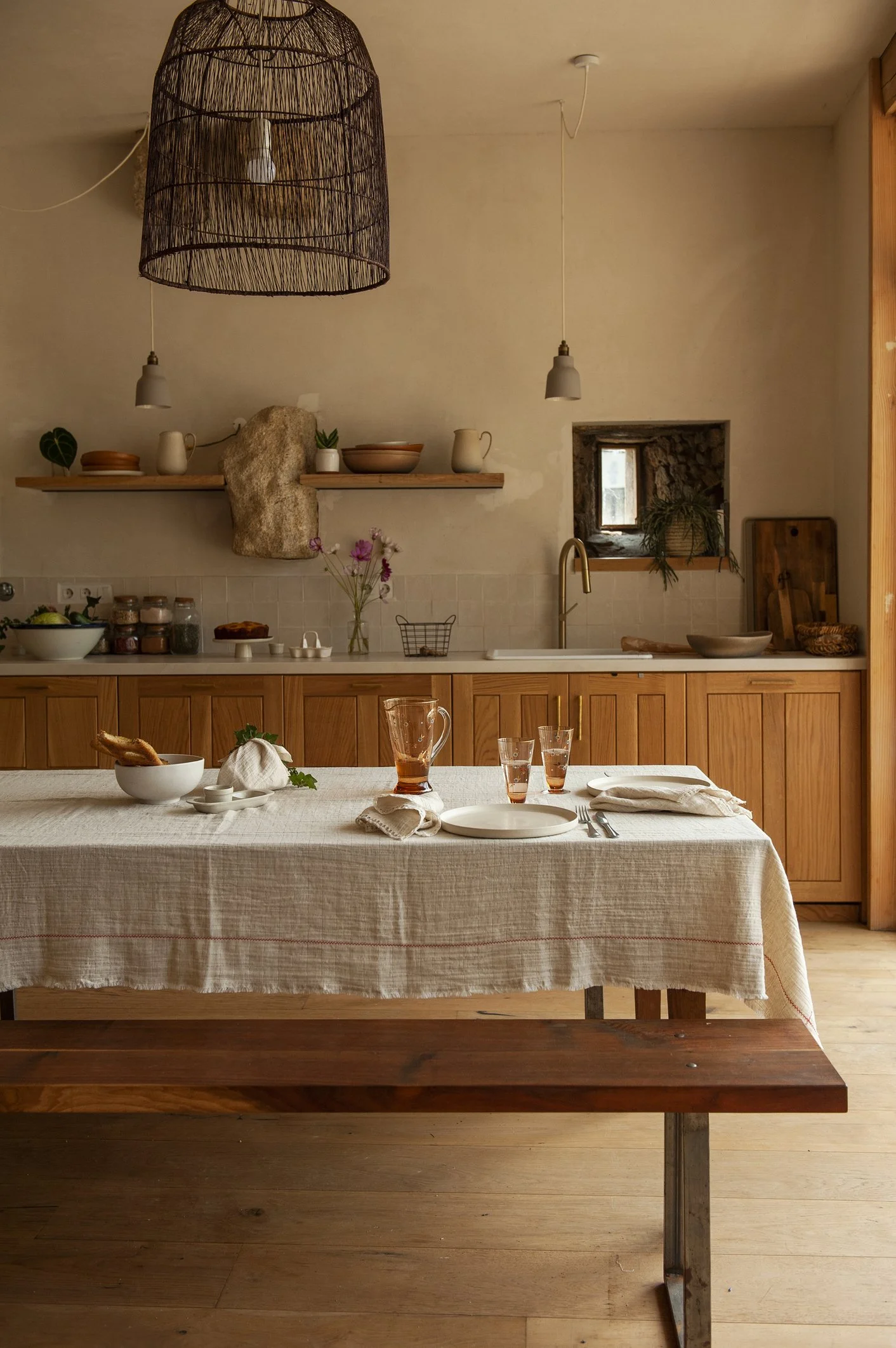 AW23_25_cotton_linen_table_cloth_red_branch_stitch_overlap_corner.jpg