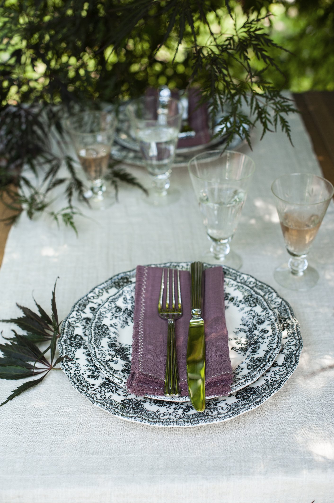 AW23_70_cotton_plum_napkin_with_sand_branch.jpg