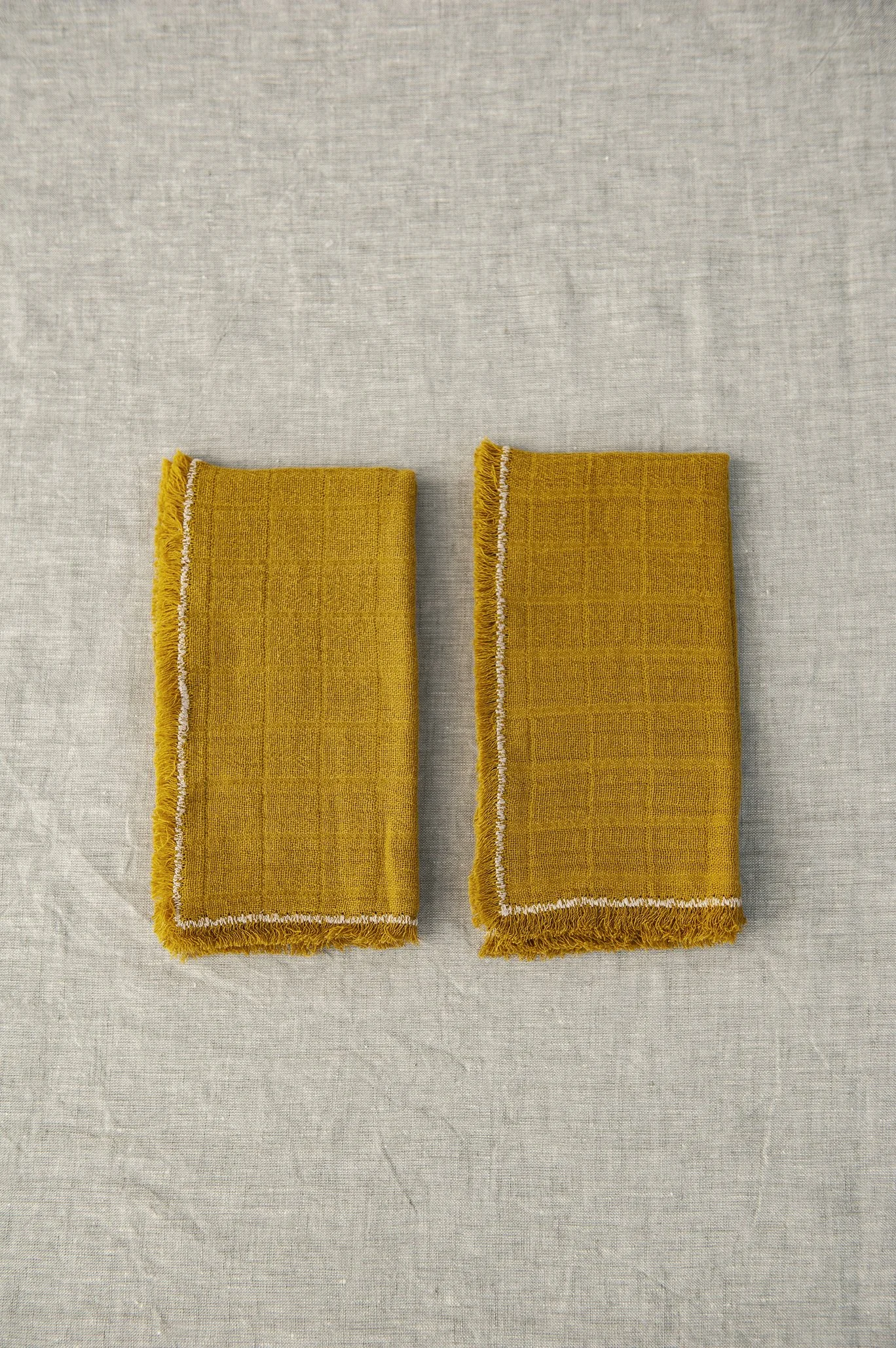 SS24_14_set_2_napkins_mustard_natural_irregular_zig_zag_product.jpg