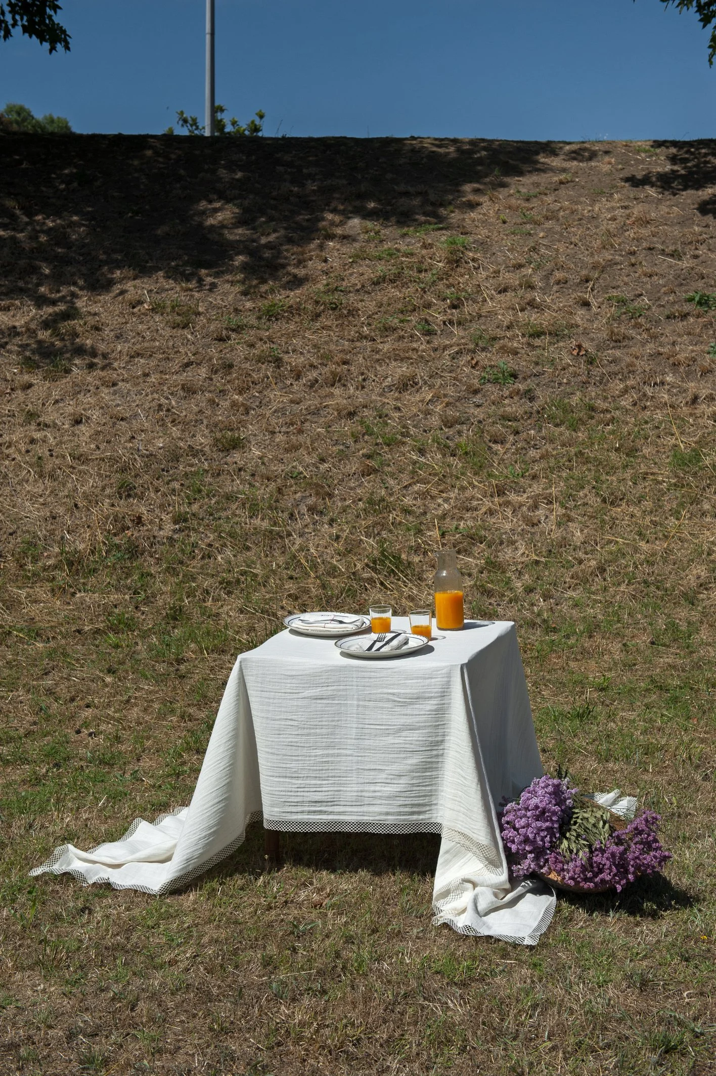 AW25_59Table Cloth Natural Fish Net Lace All Around 140 x 260 cm.jpg