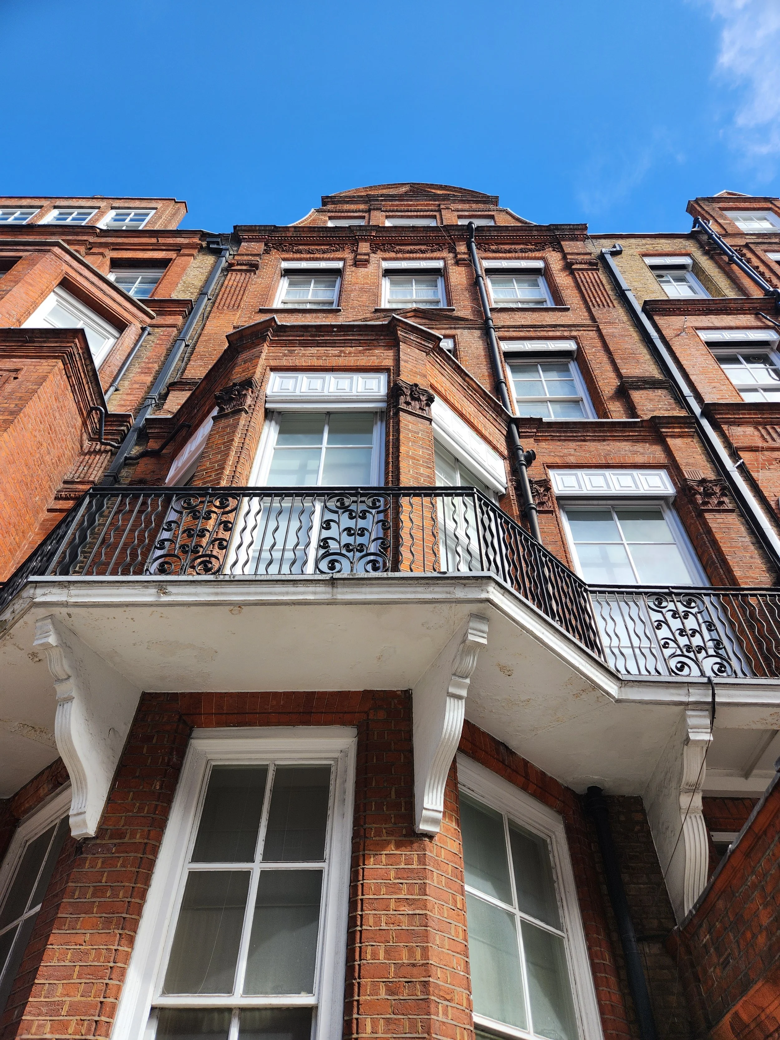 Remodelled listed mansion block apartment, Hans Town Conservation Area