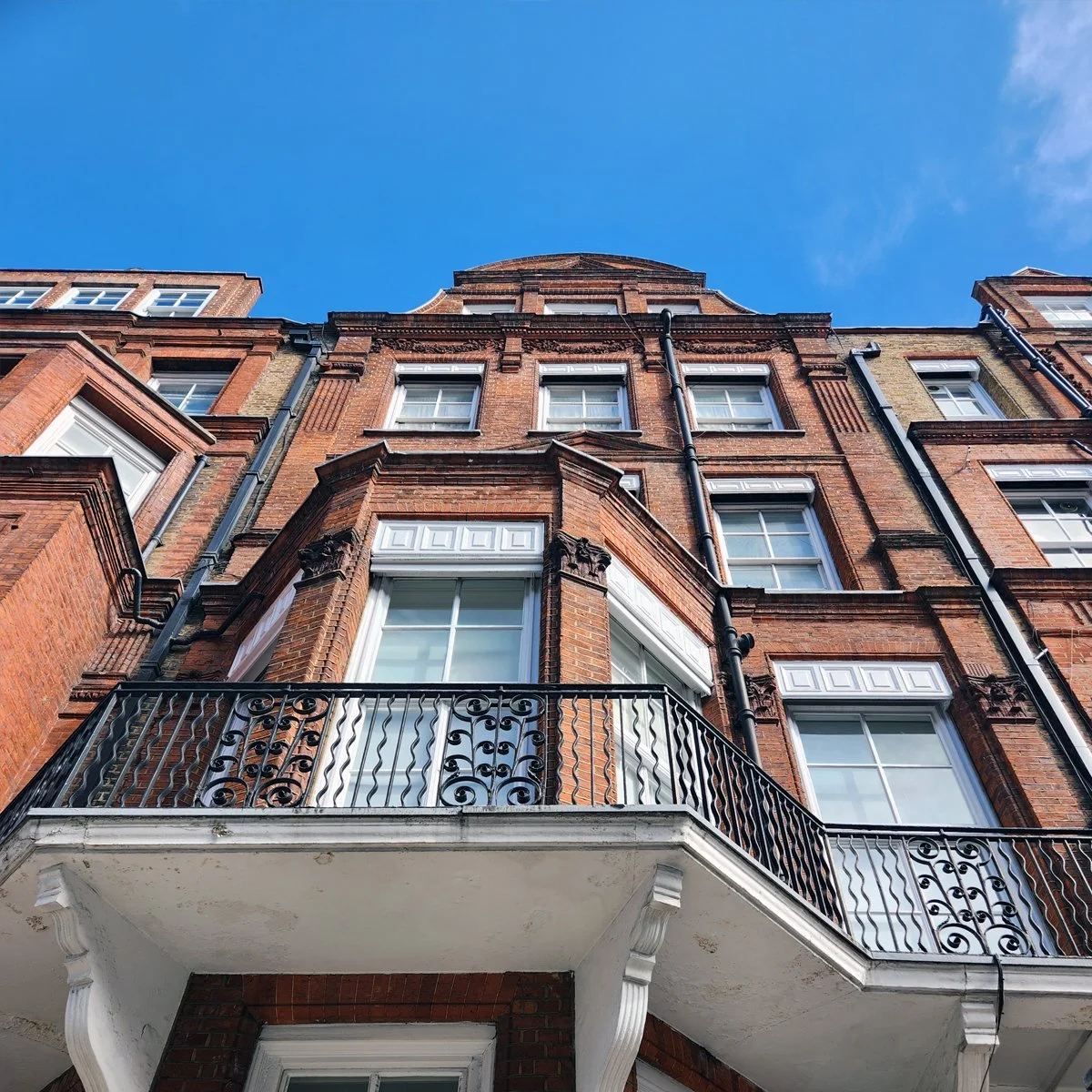 Refurbished remodelled listed mansion flat in Knightsbridge, with restored cornice and joinery