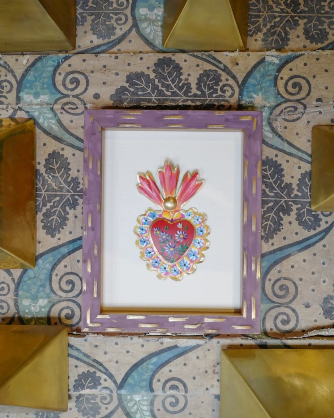The bright colors and vibes of #bellapilsen...#bellamoulding #bellaintroductions #bellafall2025 #bellapilsen #fallframing #fallframes #pilsen #mexicanprintmaking #posada #newbella #customingframing #customframers