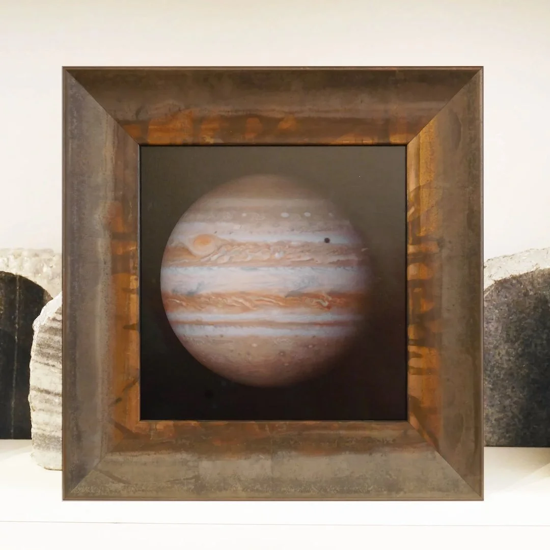 #7 of #BellaBeautiful

LUNA 🌙
Italian for moon, Luna draws inspiration from NASA&rsquo;s lunar missions and today&rsquo;s fascination with space in art and fashion. Subtle patinas and atmospheric depth give the frame a quiet, celestial presence&mdas