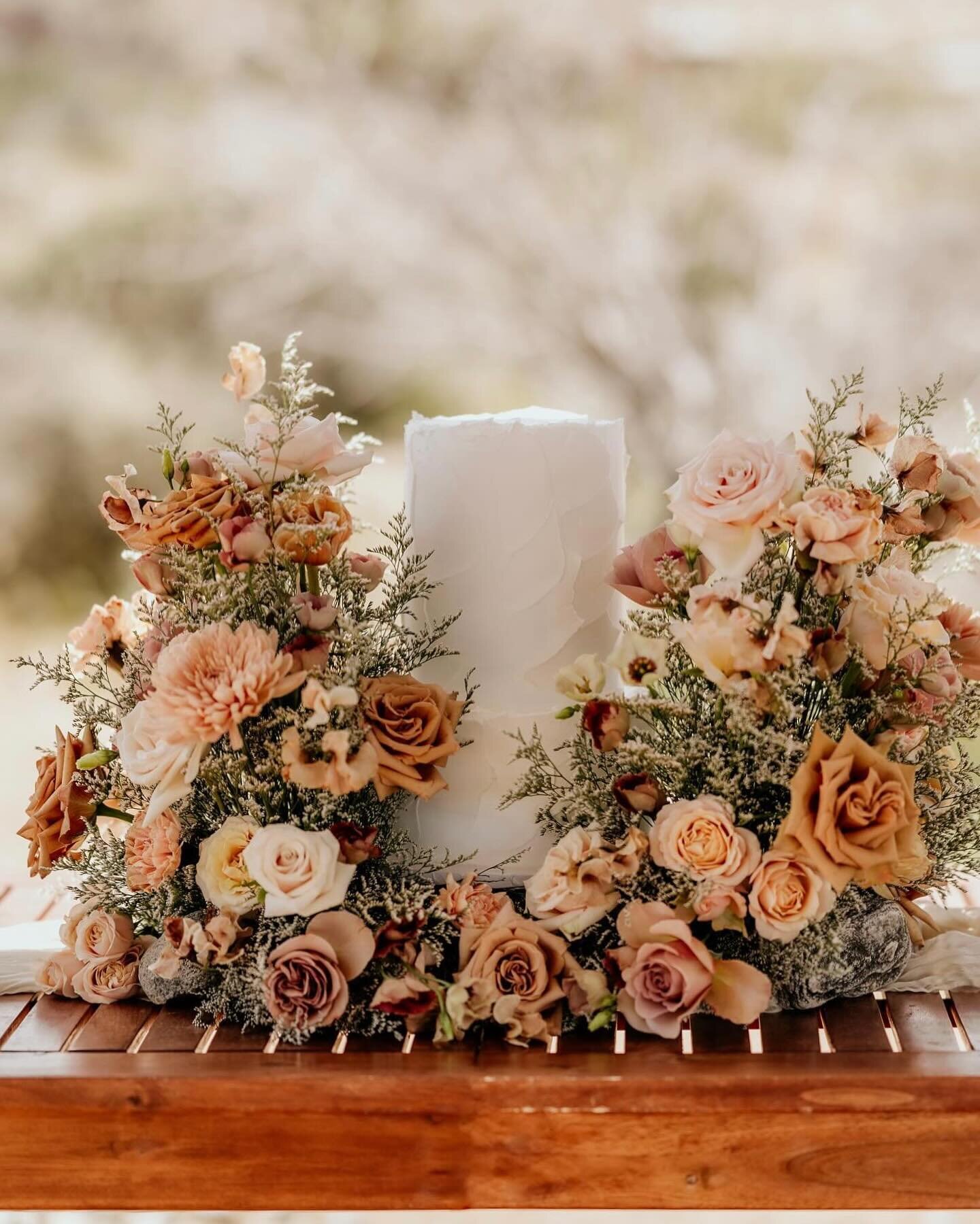 Overly obsessed with everything from this day. 
We&rsquo;re definitely hopping on the cake meadow trend!

A special thank you to all the below vendors!
Venue: @thealchemistretreat 
Photographer/Host: @j.emmanuelphotography 
Florist/Co-host: @arelieve