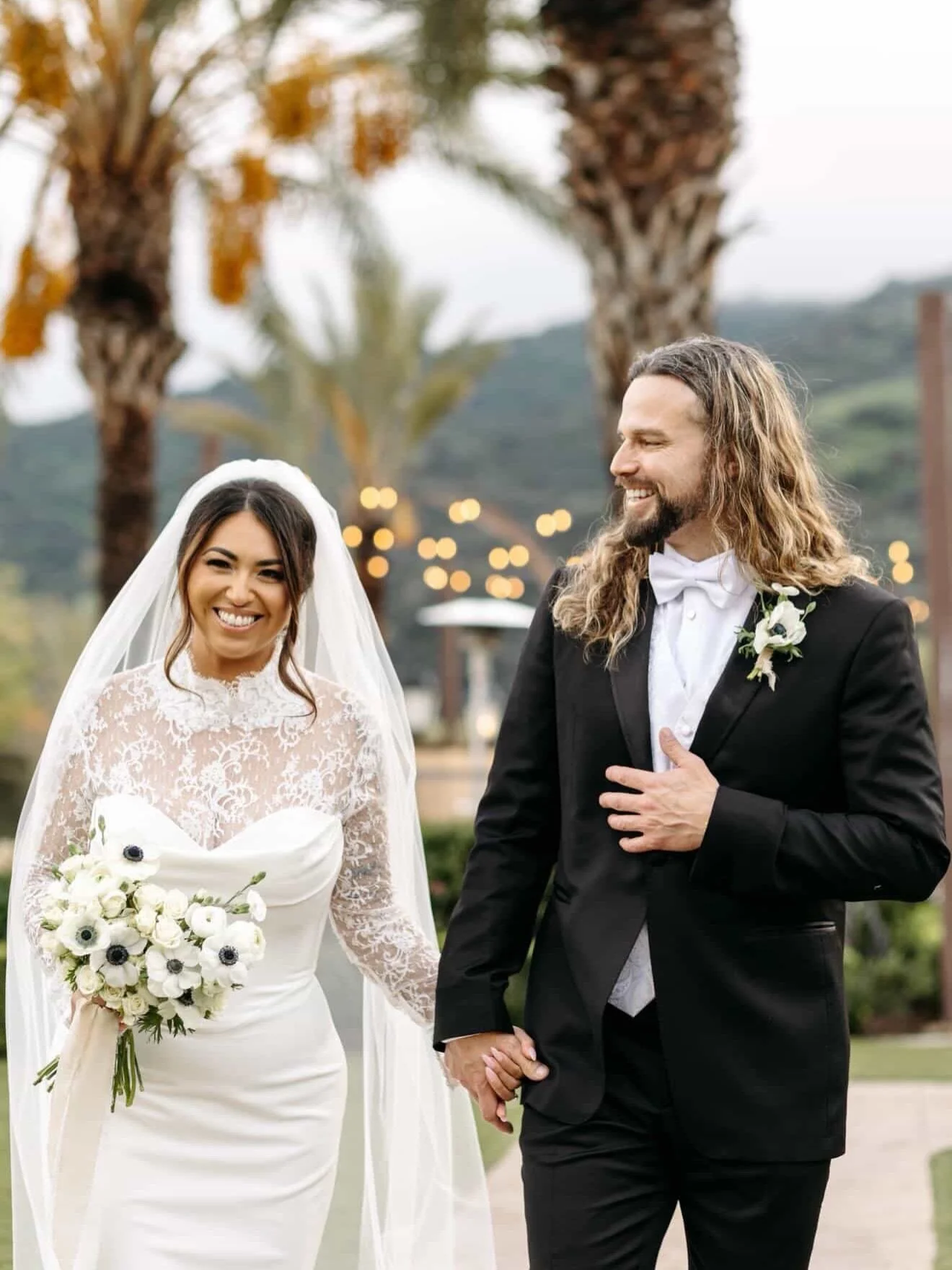 Mr. &amp; Mrs. Betham 

Classic black &amp; white palette
Textured lace + clean silhouettes
Seasonal white florals with soft greenery
Romantic outdoor ambiance

Planning a wedding with a similar vision? Let&rsquo;s bring it to life.

Venue: @wedgewoo