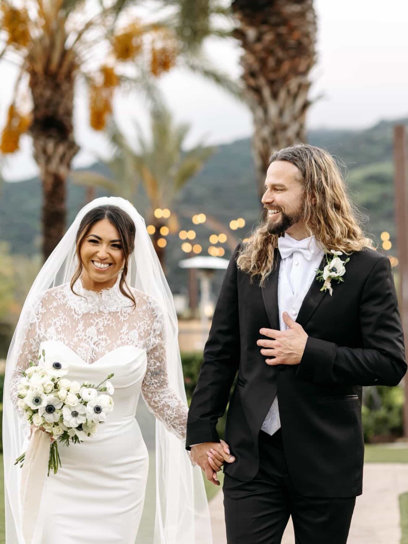 Mr. &amp; Mrs. Betham 

Classic black &amp; white palette
Textured lace + clean silhouettes
Seasonal white florals with soft greenery
Romantic outdoor ambiance

Planning a wedding with a similar vision? Let&rsquo;s bring it to life.

Venue: @wedgewoo