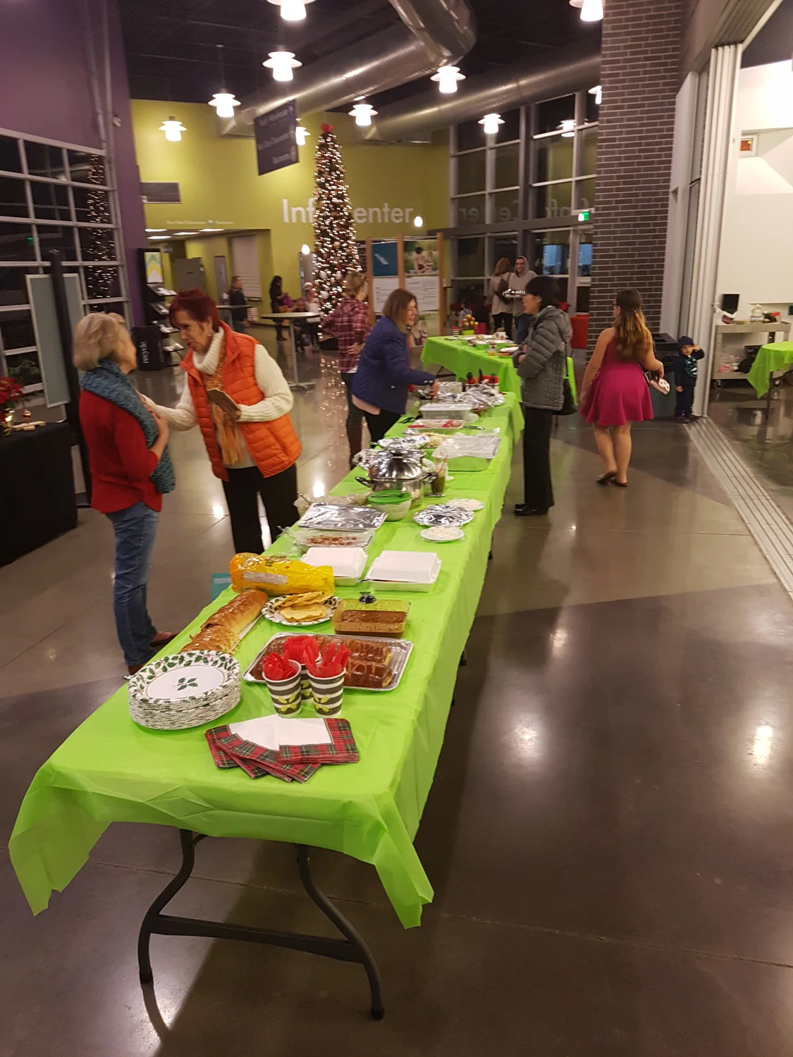 ESL-potluck-Christmas-2017_2.jpg
