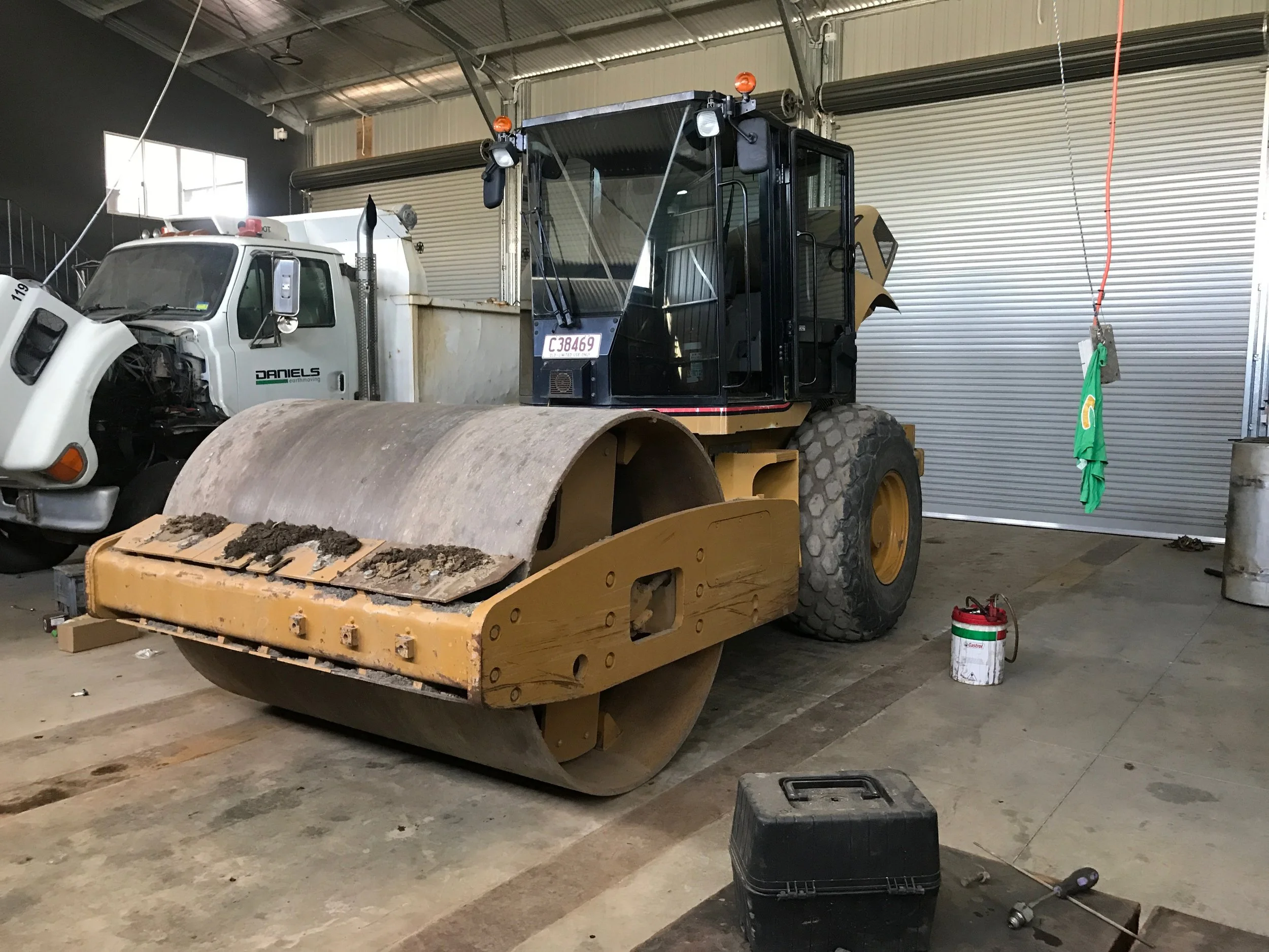 Caterpillar CS-56 12-ton   The CS56 Vibratory Soil Compactor combines world-class productivity with outstanding operator comfort while continuing the legacy of durability, reliability and ease-of-service that contractors worldwide have come to expect from Cat® machines.