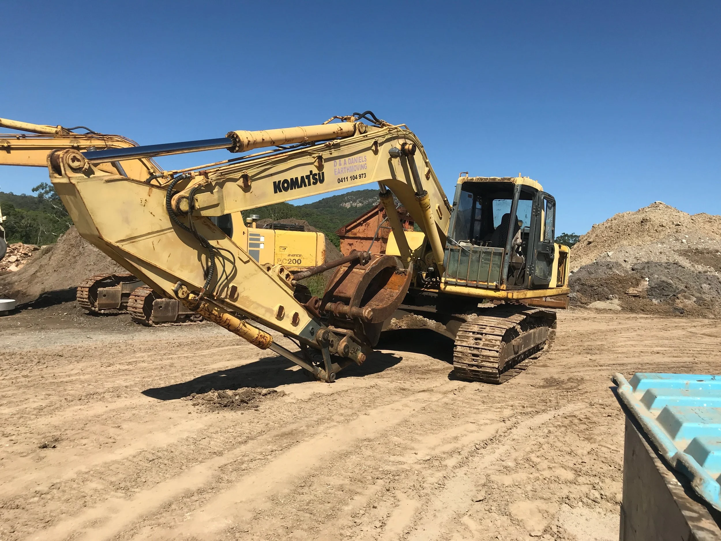 Kubota PC220 22-ton Excavator   Kubota excavators are renowned worldwide for their reliability, durability and outstanding performance.  The PC220 is a workhorse and will get your project completed on-time.
