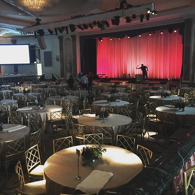 The ballroom is coming together for tonight's dinner and awards #gala benefitting UCLA's Jonsson Cancer Center...Watch our insta stories to see how the night unfolds!
#eventlife #event #music #arianagrande