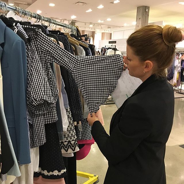 @eltotheprez styling Wednesday's show for @bloomingdales 💃👠👛🕶 #gingham #eventlife #fashion #beauty #events