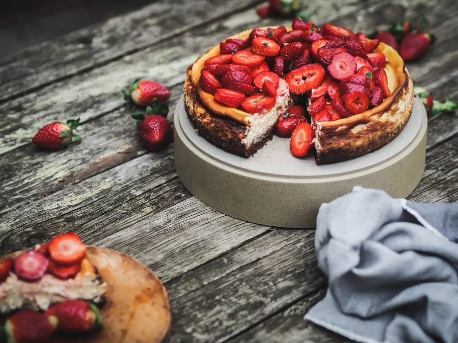 strawberry quark cheesecake.jpg