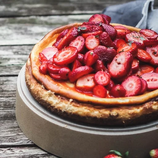 Recipe Strawberry Quark Cheesecake by Julia Ostro — Schulz Organic Dairy