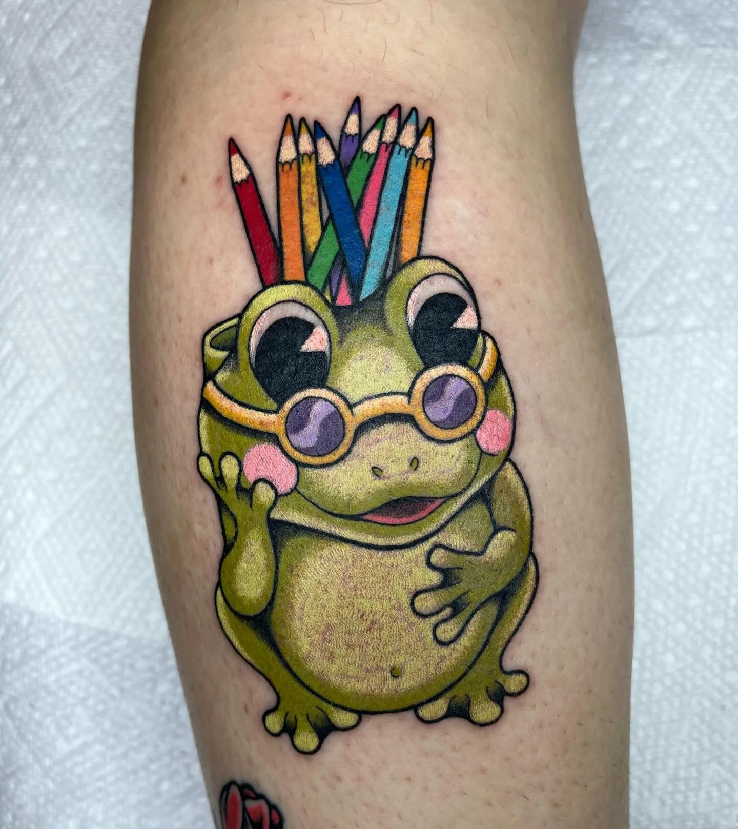 This is Mortimer!!! Say, &ldquo;Hi, Mortimer!&rdquo;
🐸🌈
Swipe to see the vintage frog container that was Mortimer&rsquo;s original form!
🫶