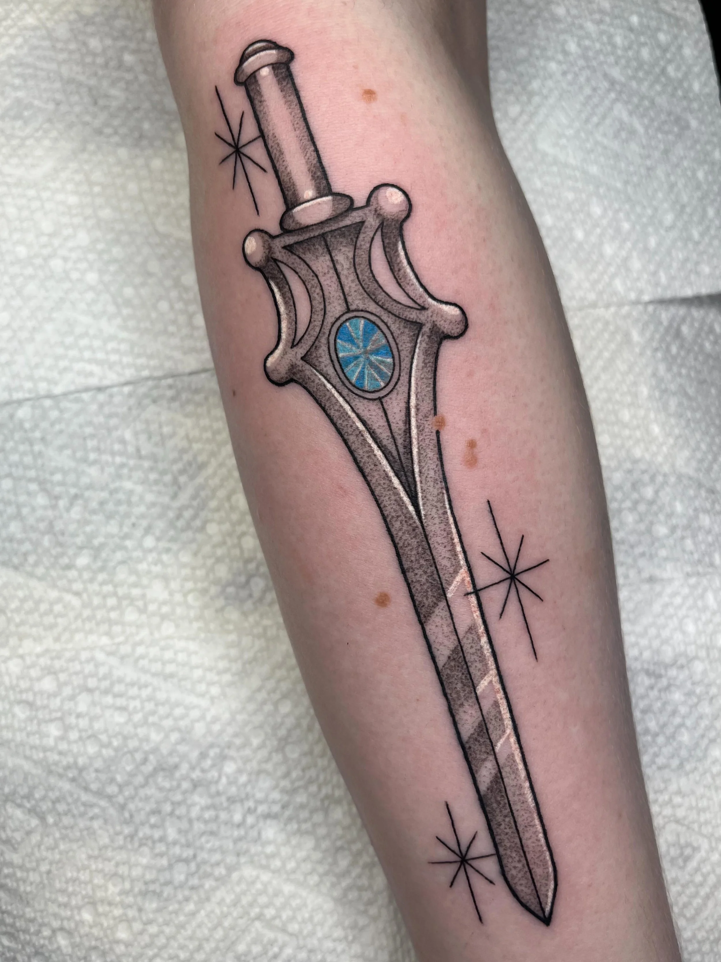 She-Ra sword from the 80s cartoon! I loved making this piece so much!
🗡️✨💙