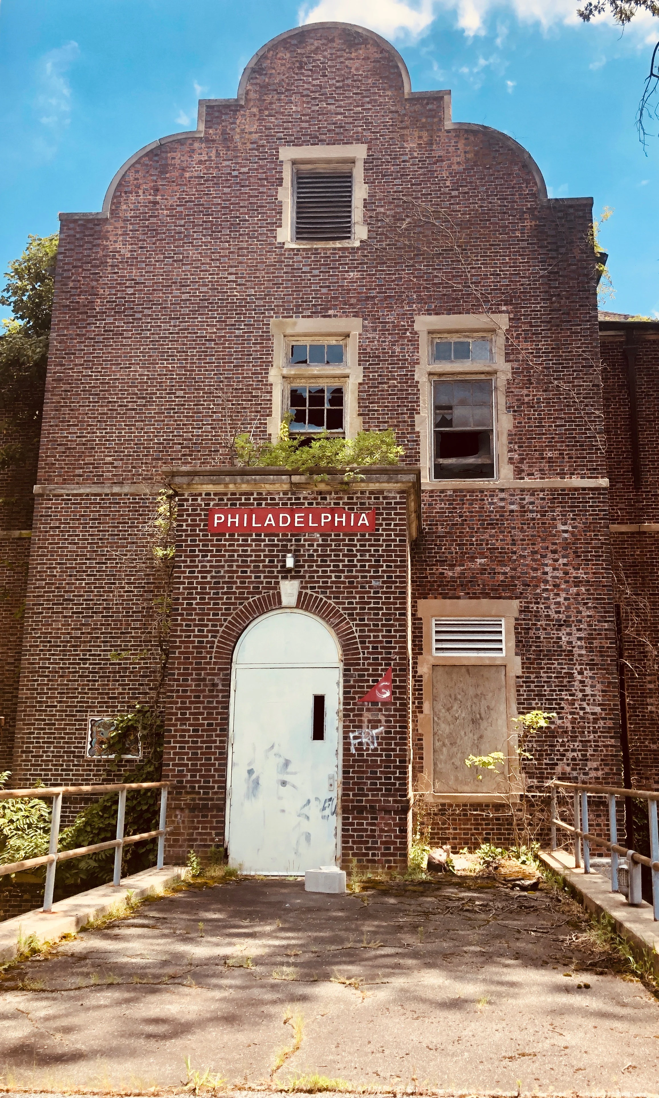 pennhurstparacon11.jpg