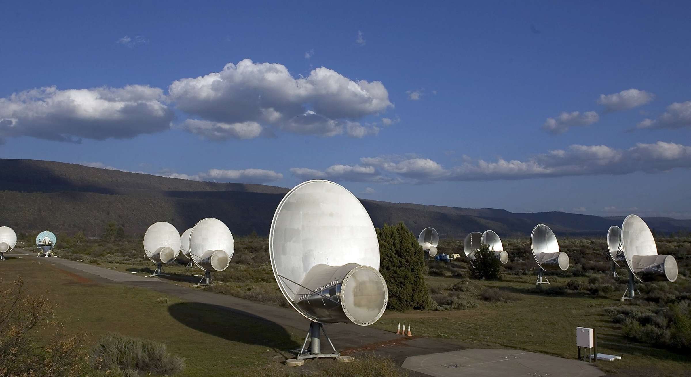 Поиск внеземной жизни. Радиотелескоп Seti. Институт Seti в США. Внеземные ретрансляторы. Радиотелескоп США.