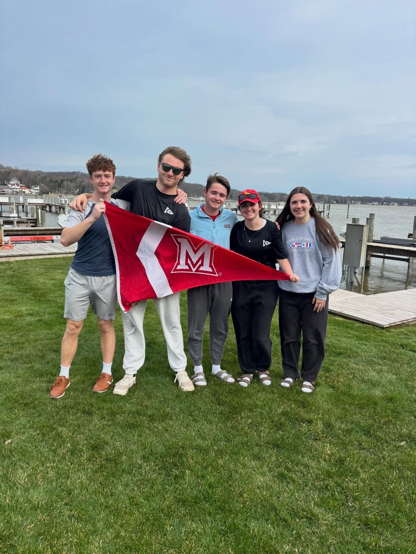 This past weekend, five of our sailors traveled to Laker Showdown in Macatawa Bay and put up a strong performance, finishing 4th overall with 4th in A Fleet and 6th in B Fleet. Thank you to @gvsusailing for hosting!