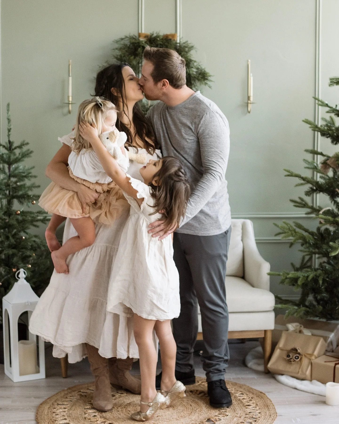 This beautiful family &amp; their twirly girlies! ✨ | Schedule your holiday session today using the link in my bio!