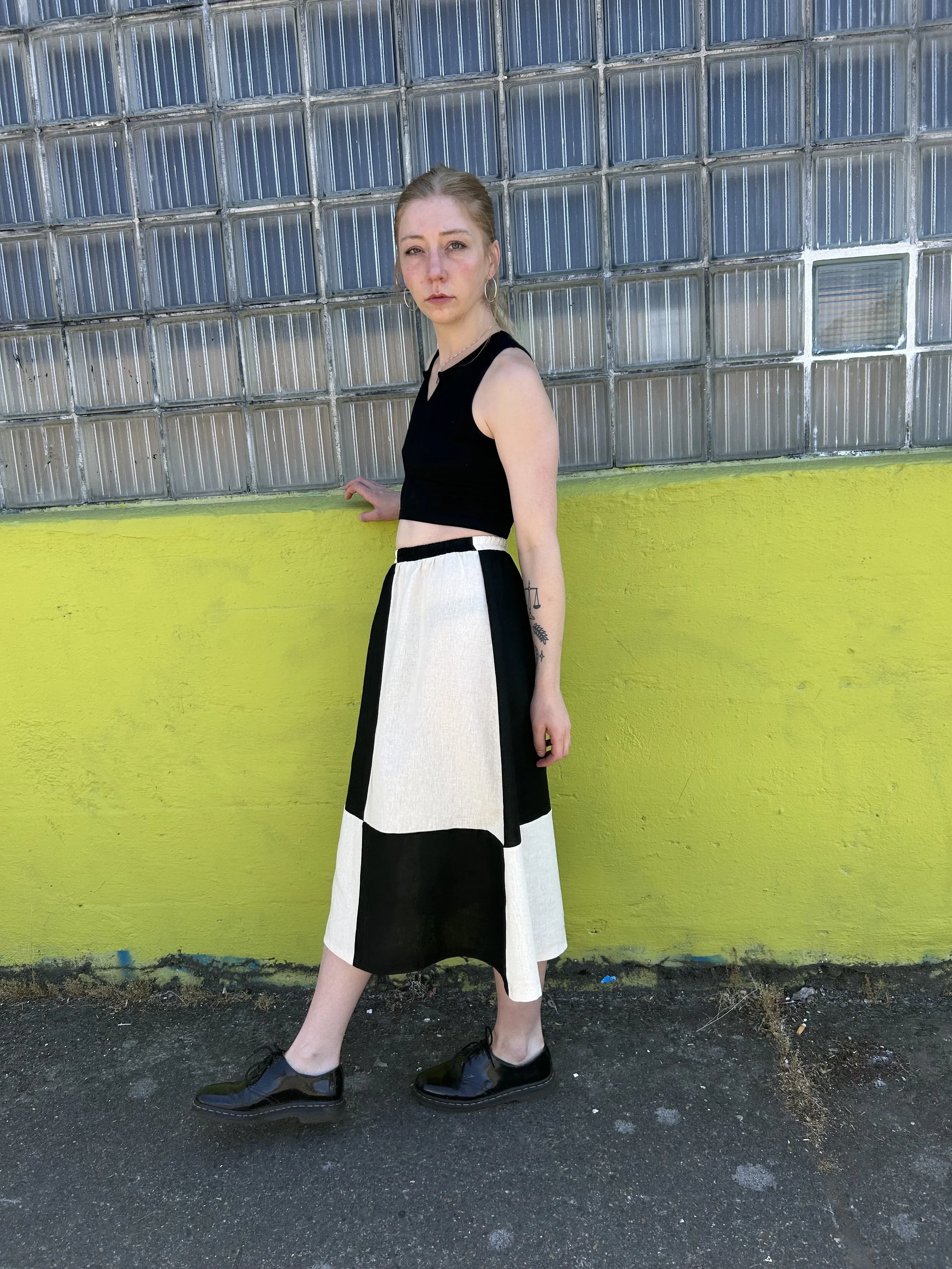 B:W_Skirt2.jpg