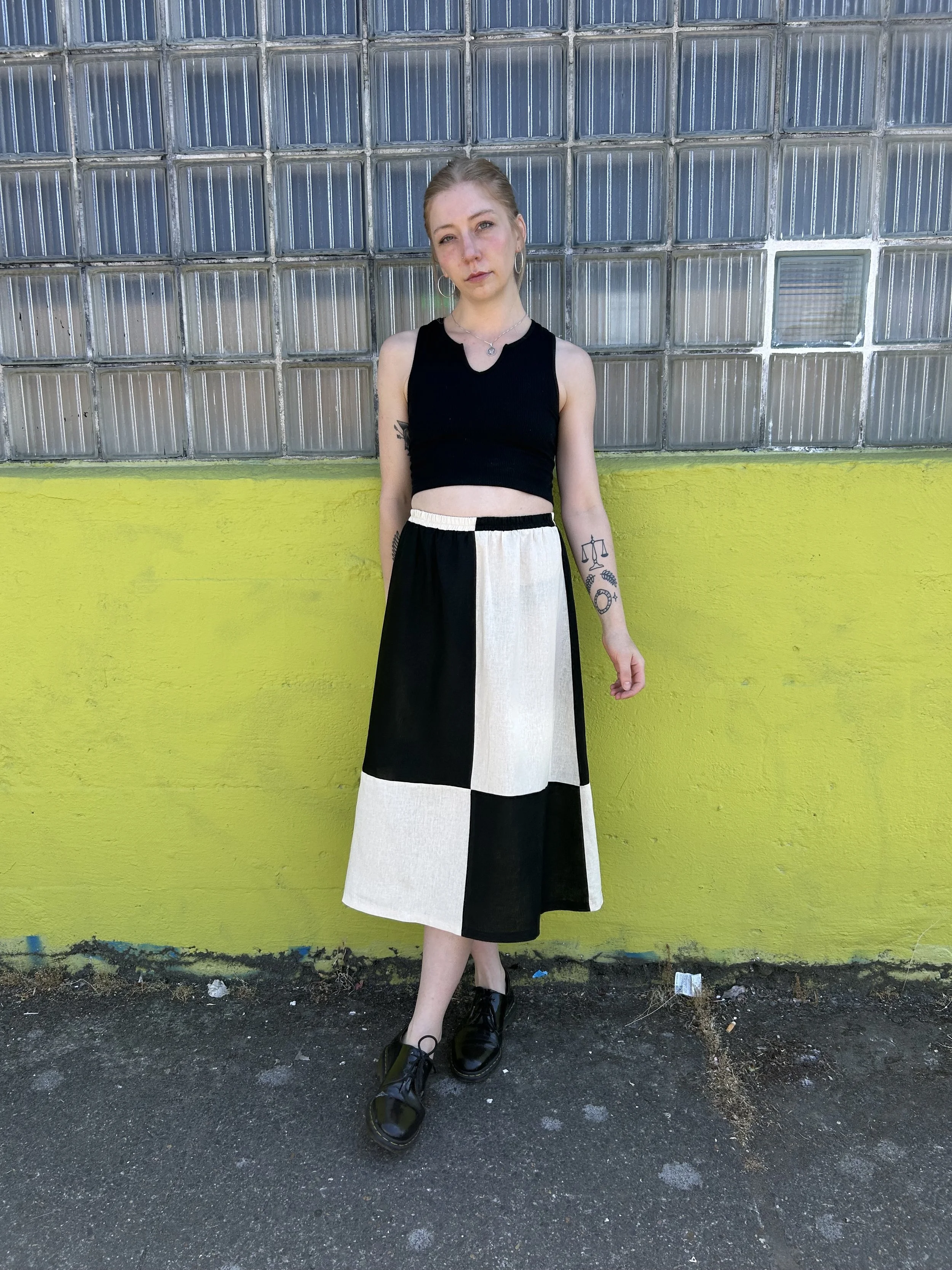 B:W_Skirt1.jpg