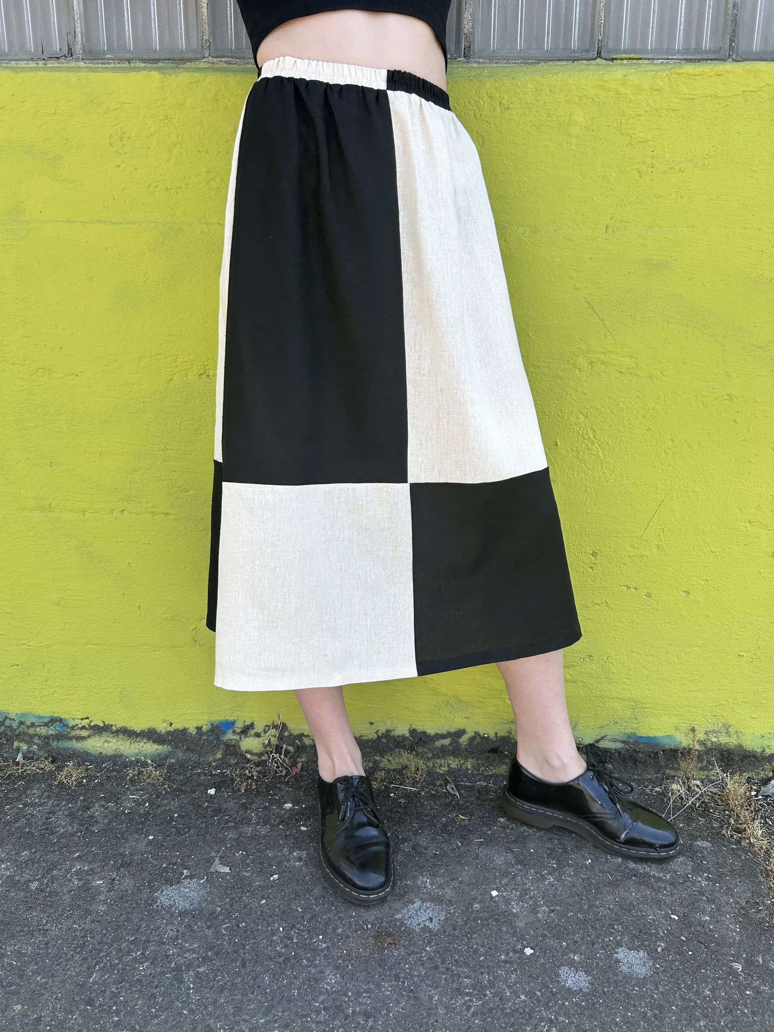 B:W_Skirt3.jpg