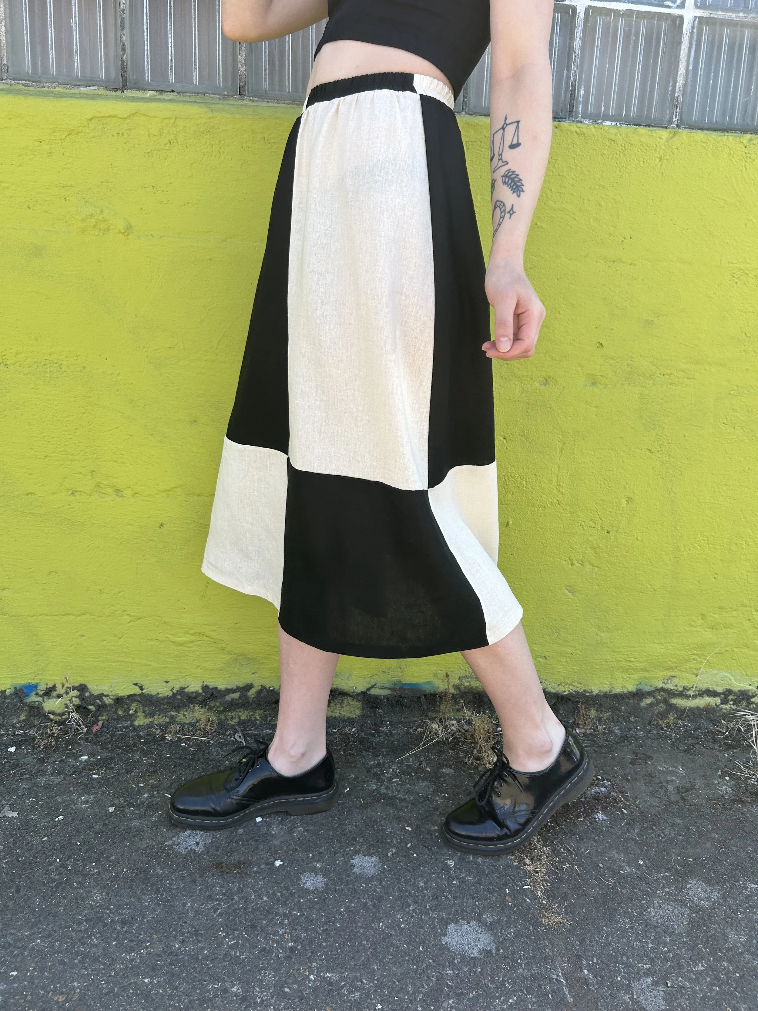 B:W_Skirt4.jpg