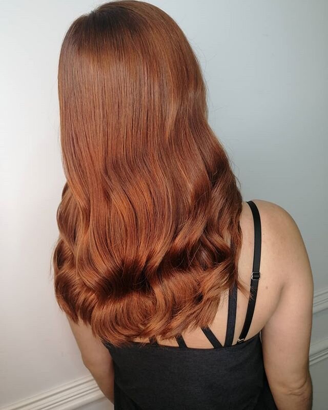 Feeling autumn is coming,
Loving 2020 trends with our stunning bold copper finish 😍
@kerastase_official @goldwellaus @kevin.murphy.session.salon
@colorwowhair
.
.
.
.
#copperhair #hairgoals🔥 #hairtransformation #hairbutter #haircolour #haircut #per